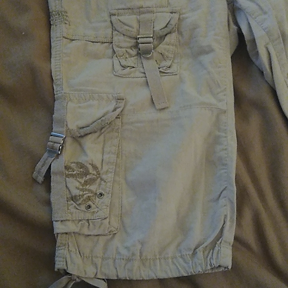 Miss Me khaki Capri's - Picture 3 of 7